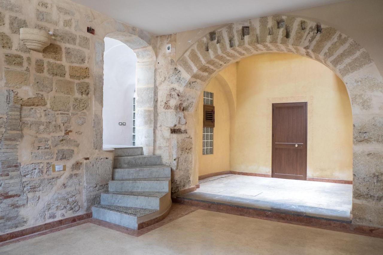 Charming House In The Historic Center Of Palermo Apartment Екстериор снимка